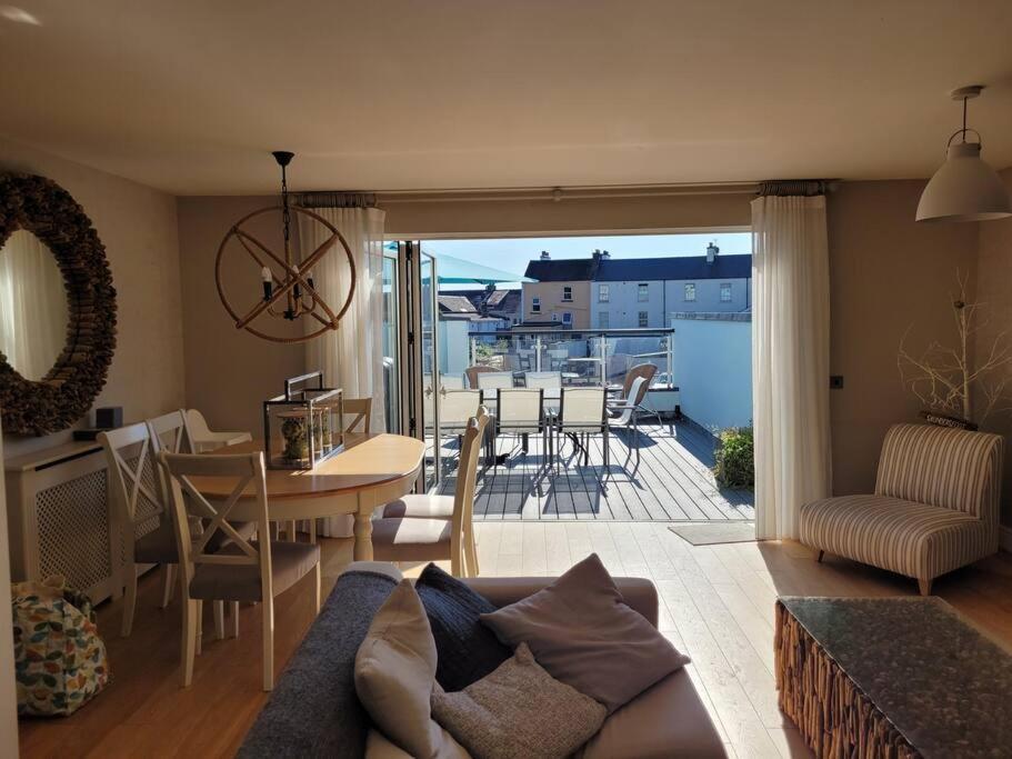 Central Modern Townhouse In Saundersfoot Villa Esterno foto