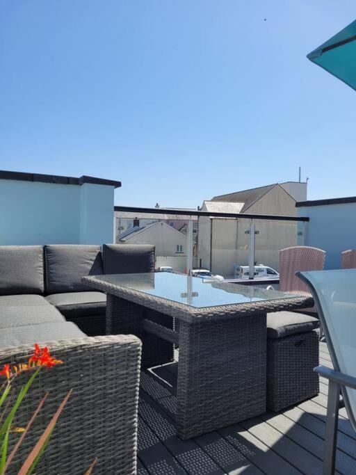 Central Modern Townhouse In Saundersfoot Villa Esterno foto