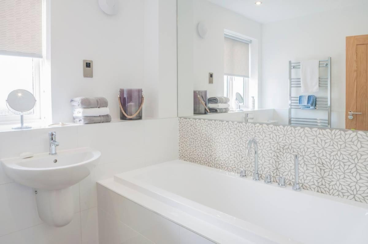 Central Modern Townhouse In Saundersfoot Villa Esterno foto
